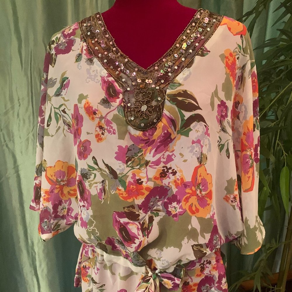 Blouse, Floral, light breezy material, Medium, but very generously cut